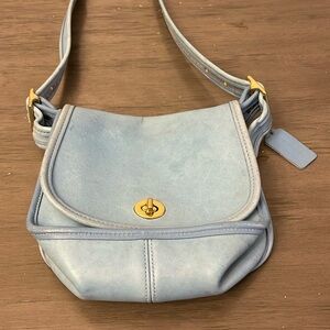 🔥 Gorgeous baby blue Vintage Coach bag